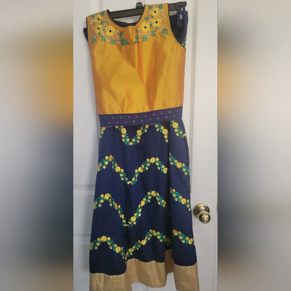 Girls (Teen) Lehenga - Picture 2 of 4